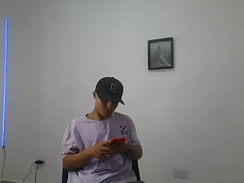 Snapshot of yissus_20_ chatting on 04.09.26 yissus 20 online show from 04.09.26