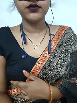 Snapshot of BEAUTY_QUE chatting on 10.22.25 BEAUTY QUE online show from 10.22.25