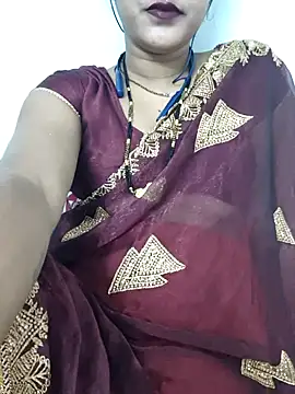 Snapshot of BEAUTY_QUE chatting on 10.24.25 BEAUTY QUE online show from 10.24.25