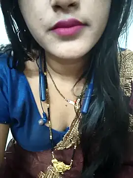 Snapshot of BEAUTY_QUE chatting on 10.27.25 BEAUTY QUE online show from 10.27.25