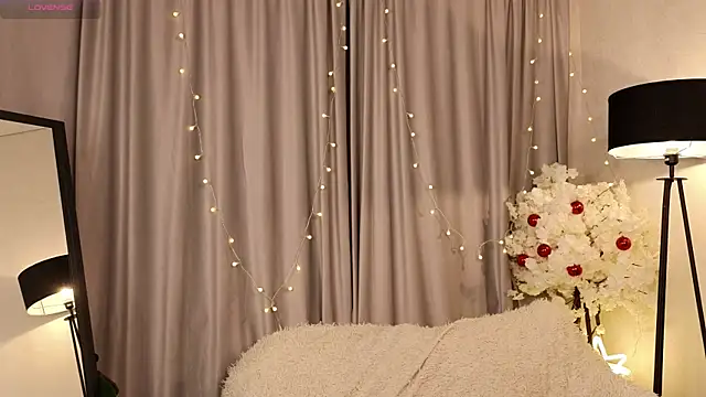 Janet Jee online show from 12.20.25