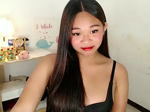 Snapshot of Malia_cummer chatting on 10.09.25 Malia cummer online show from 10.09.25