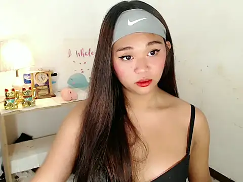 Snapshot of Malia_cummer chatting on 10.16.25 Malia cummer online show from 10.16.25