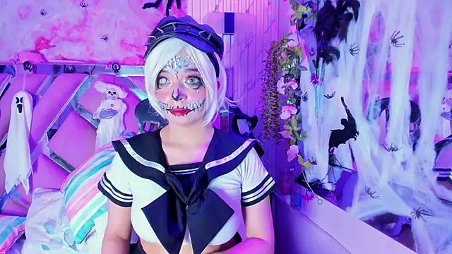 Snapshot of Akane_Hikari_ chatting on 10.31.25 Akane Hikari online show from 10.31.25