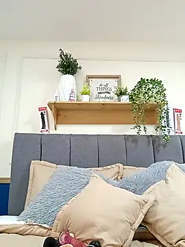 LilyCutee  online show from 09.17.25