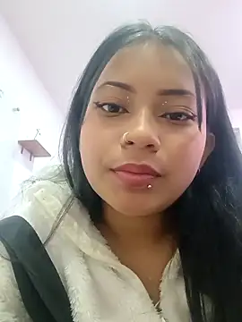 LilyCutee  online show from 10.15.25