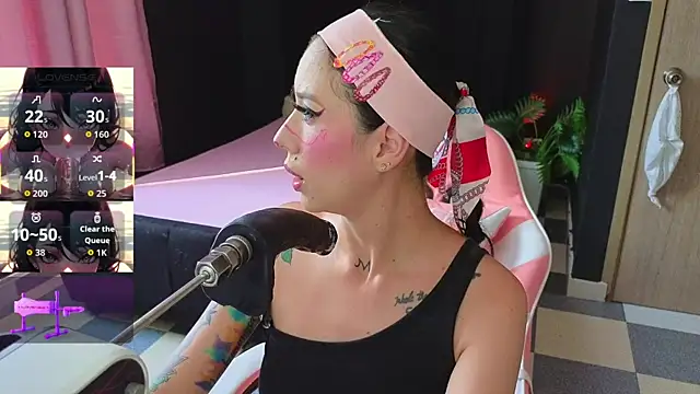 Snapshot of ValentinaBianchi chatting on 10.19.25 ValentinaBianchi online show from 10.19.25