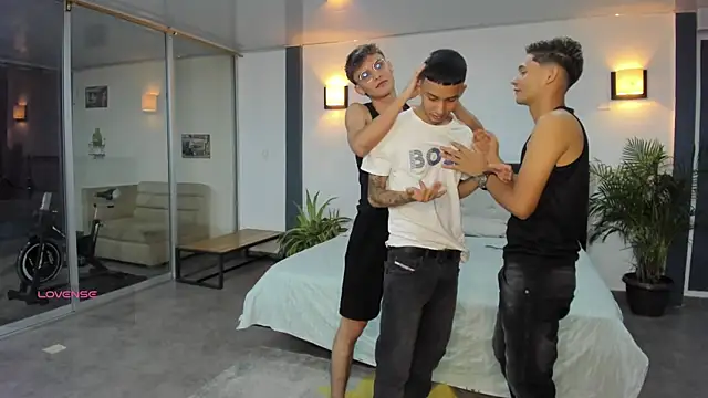 Bisexlifehot   online show from 09.19.25