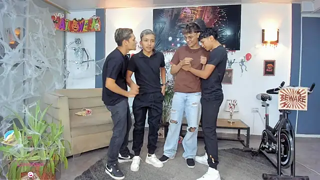 Bisexlifehot   online show from 10.28.25