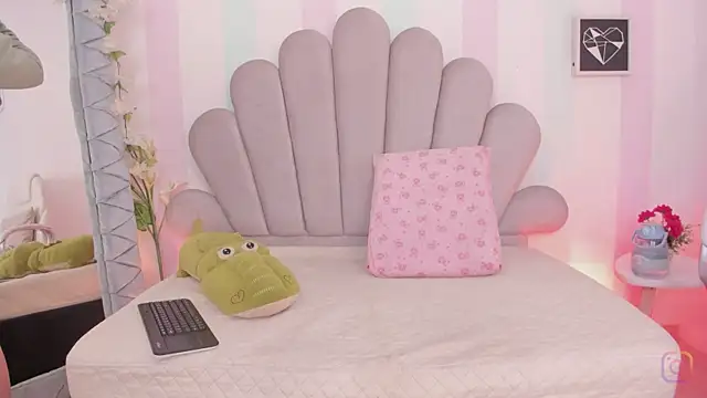 Amy Bunnie 18 online show from 05.15.26