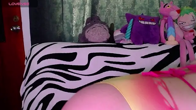 Snapshot of XxGreenGoodxX chatting on 09.10.25 XxGreenGoodxX online show from 09.10.25