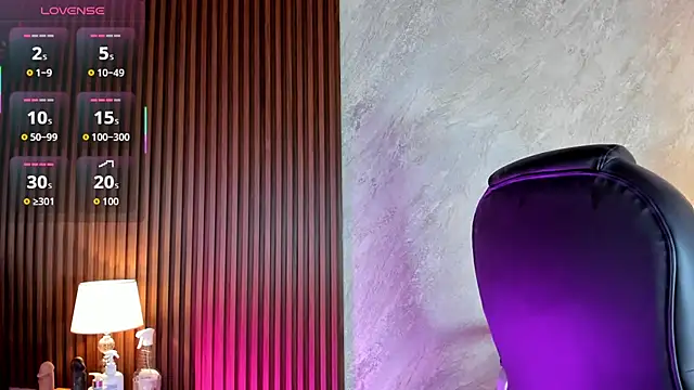 Snapshot of _Cris_Spicy_ chatting on 09.22.25  Cris Spicy  online show from 09.22.25