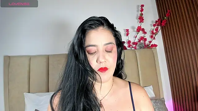 Snapshot of _Cris_Spicy_ chatting on 09.29.25  Cris Spicy  online show from 09.29.25