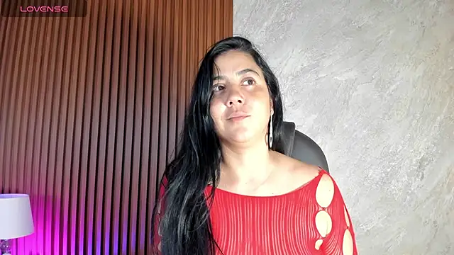 Snapshot of _Cris_Spicy_ chatting on 10.25.25  Cris Spicy  online show from 10.25.25