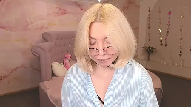 Wendy Waves online show from 10.18.25