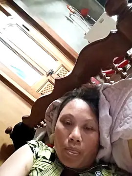 Snapshot of Bibilenu chatting on 10.12.25 Bibilenu online show from 10.12.25