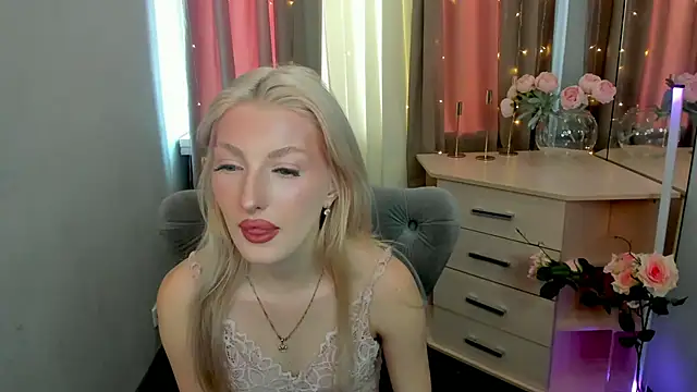 Sarrah blush online show from 09.09.25
