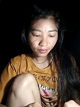 Phuongphuongg online show from 10.21.25