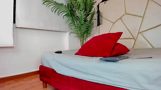 Snapshot of Yan_king1 chatting on 10.21.25 Yan king1 online show from 10.21.25