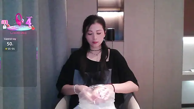 qinerOIO online show from 09.10.25