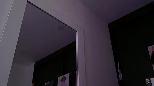 Snapshot of CriistallMuller chatting on 09.24.25 CriistallMuller online show from 09.24.25