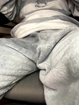 Snapshot of sonwmelt1 chatting on 10.20.25 sonwmelt1 online show from 10.20.25