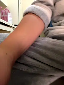 Snapshot of sonwmelt1 chatting on 11.11.25 sonwmelt1 online show from 11.11.25