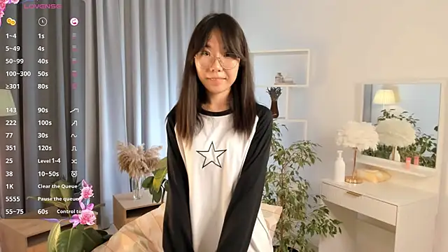 UdelaDodson online show from 10.03.25