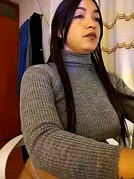 FallsForHerSmile online show from 03.26.26