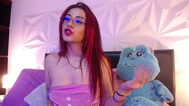 Mia Lou  online show from 09.15.25