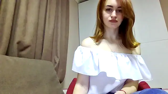 Snapshot of Requellia chatting on 10.31.25 Requellia online show from 10.31.25