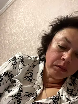 Kiravix online show from 10.17.25