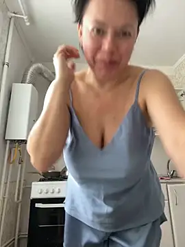 Snapshot of Kiravix chatting on 02.20.26 Kiravix online show from 02.20.26