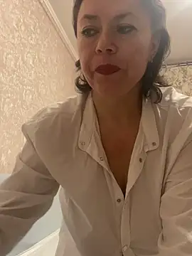 Snapshot of Kiravix chatting on 02.27.26 Kiravix online show from 02.27.26