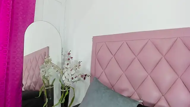 dakota roussee online show from 04.17.26