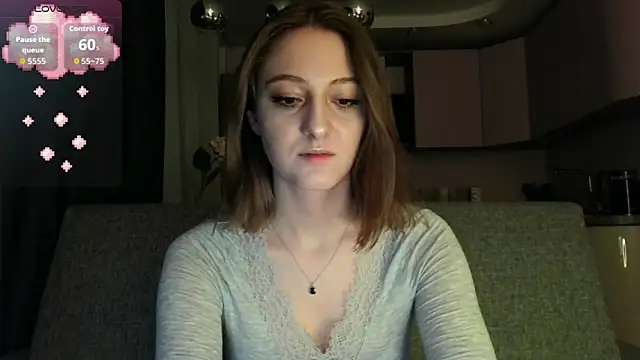 Snapshot of white_liillyy chatting on 10.26.25 white liillyy online show from 10.26.25