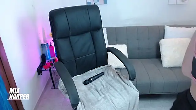 Mia HarperX  online show from 10.05.25