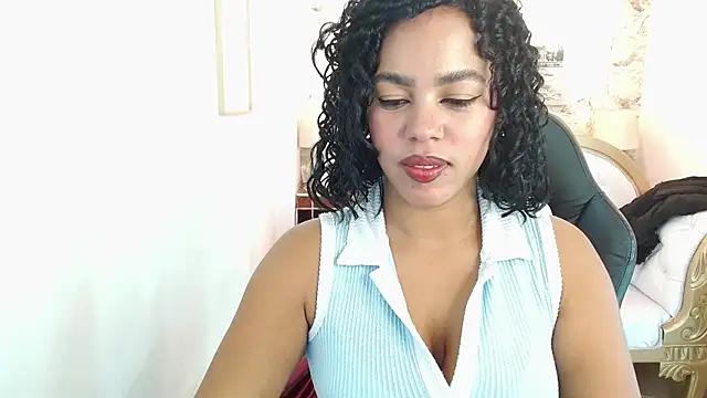 Snapshot of candyhot_tk chatting on 10.28.25 candyhot tk online show from 10.28.25