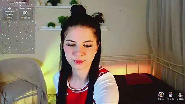 Snapshot of Wander_Waves chatting on 10.15.25 Wander Waves online show from 10.15.25