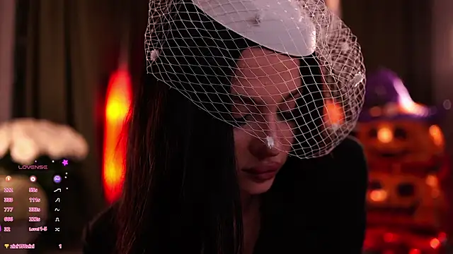 MaryHols online show from 10.31.25