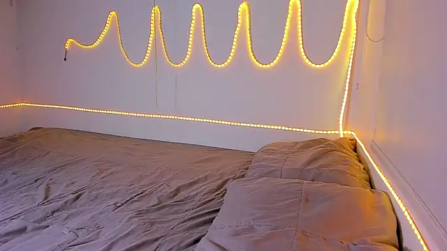 Dulce TentacionLatina online show from 10.16.25