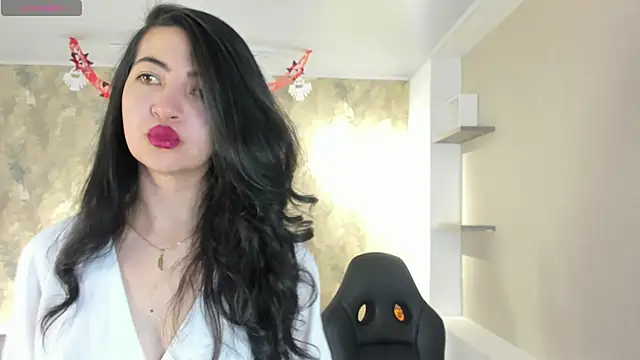 Saya Amaretto1 online show from 10.16.25