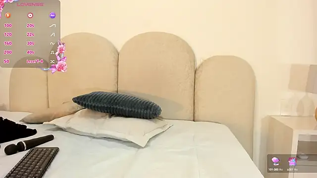 Snapshot of _ghaliaa chatting on 09.25.25 ghaliaa online show from 09.25.25