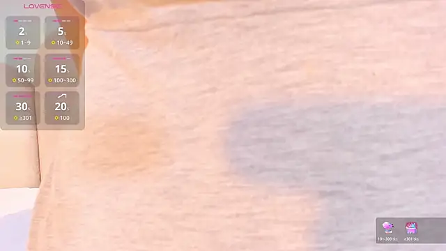 Snapshot of _ghaliaa chatting on 10.29.25 ghaliaa online show from 10.29.25