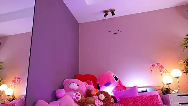 Snapshot of Vesya chatting on 09.22.25 Vesya online show from 09.22.25