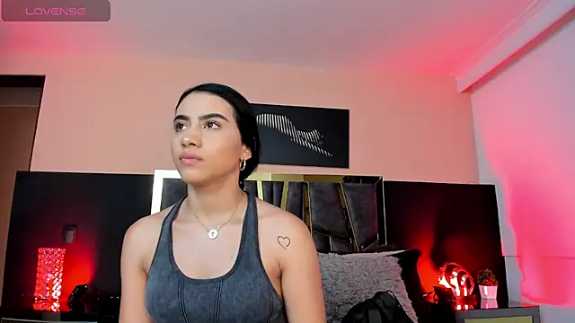 ScarletTorres online show from 10.05.25