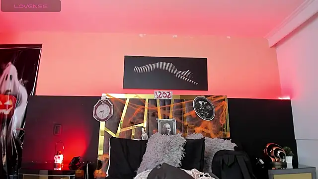 ScarletTorres online show from 10.22.25