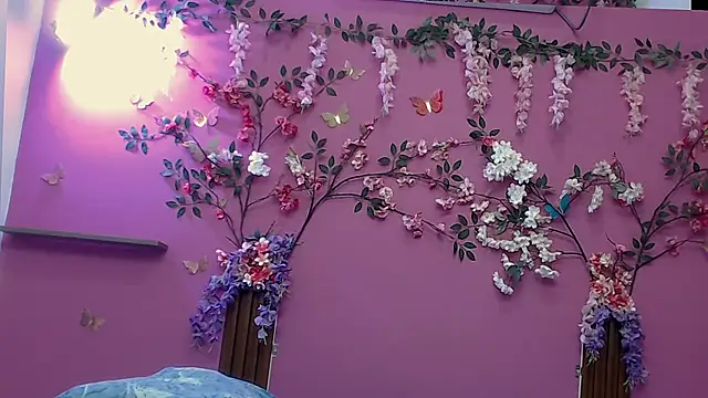 skinnybarbie022 online show from 09.25.25