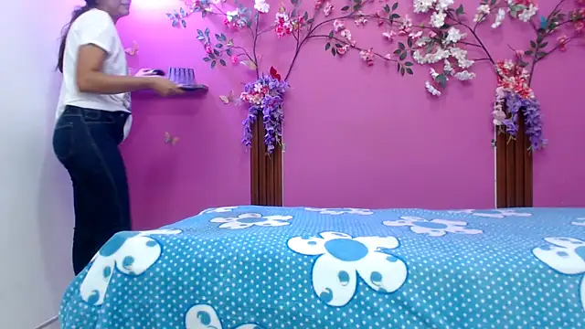 skinnybarbie022 online show from 04.17.26