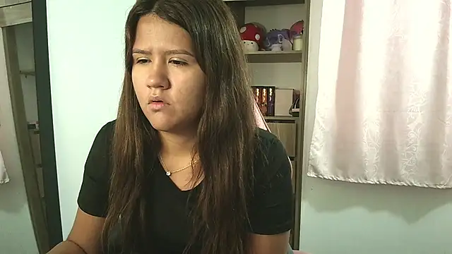 Oliviawatson1 online show from 10.10.25